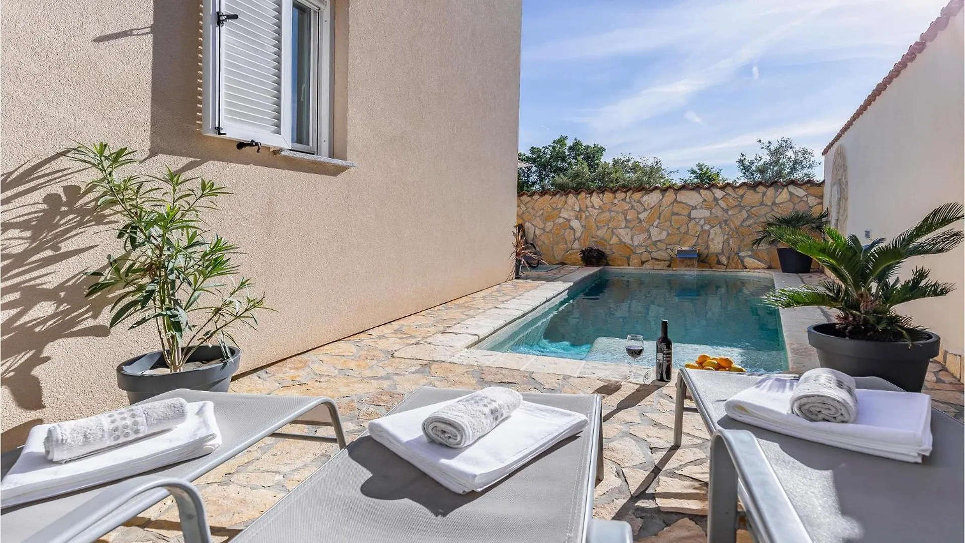 Stunning Home In Betiga With Kitchen Barbariga