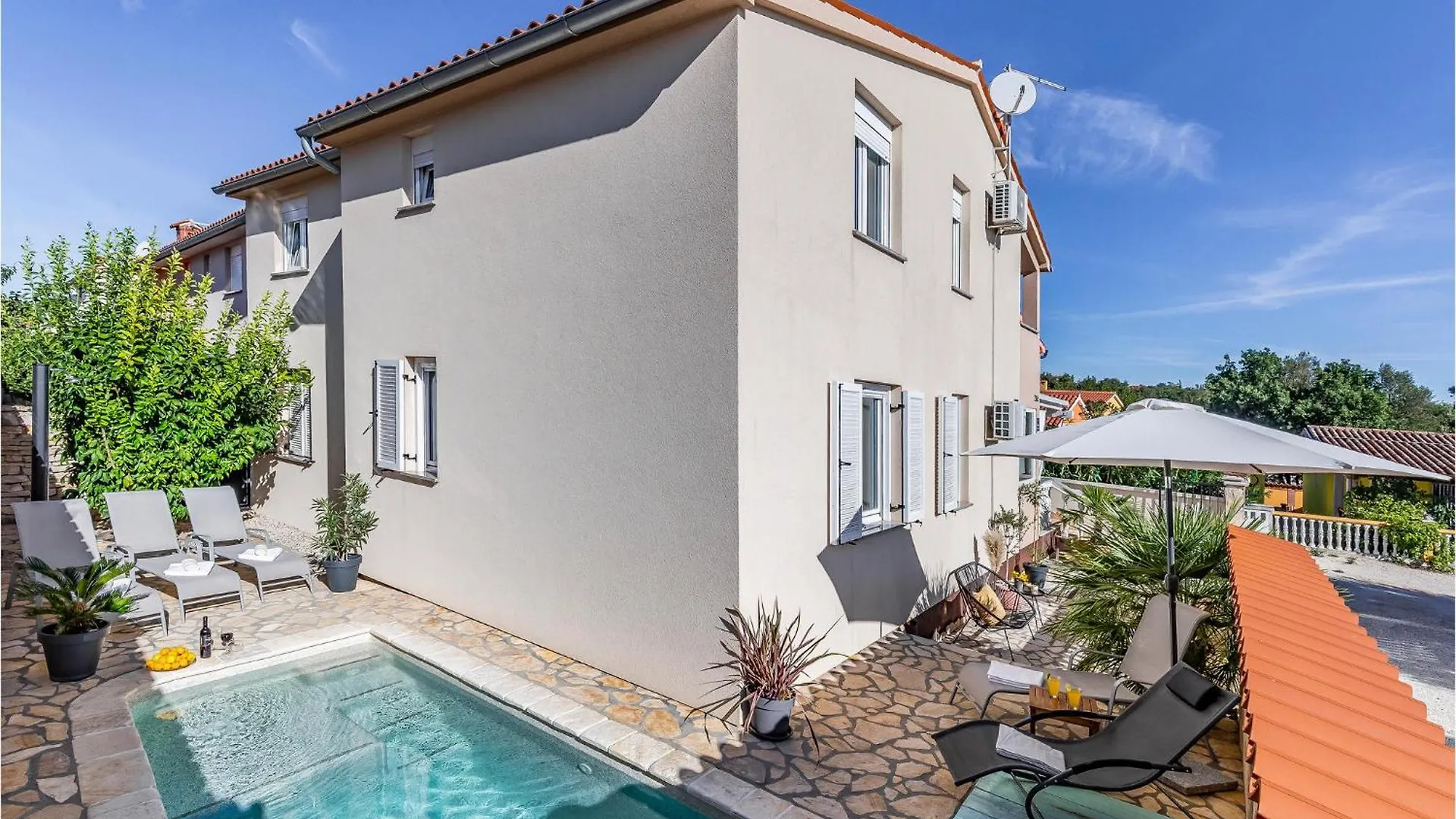 Stunning Home In Betiga With Kitchen Barbariga