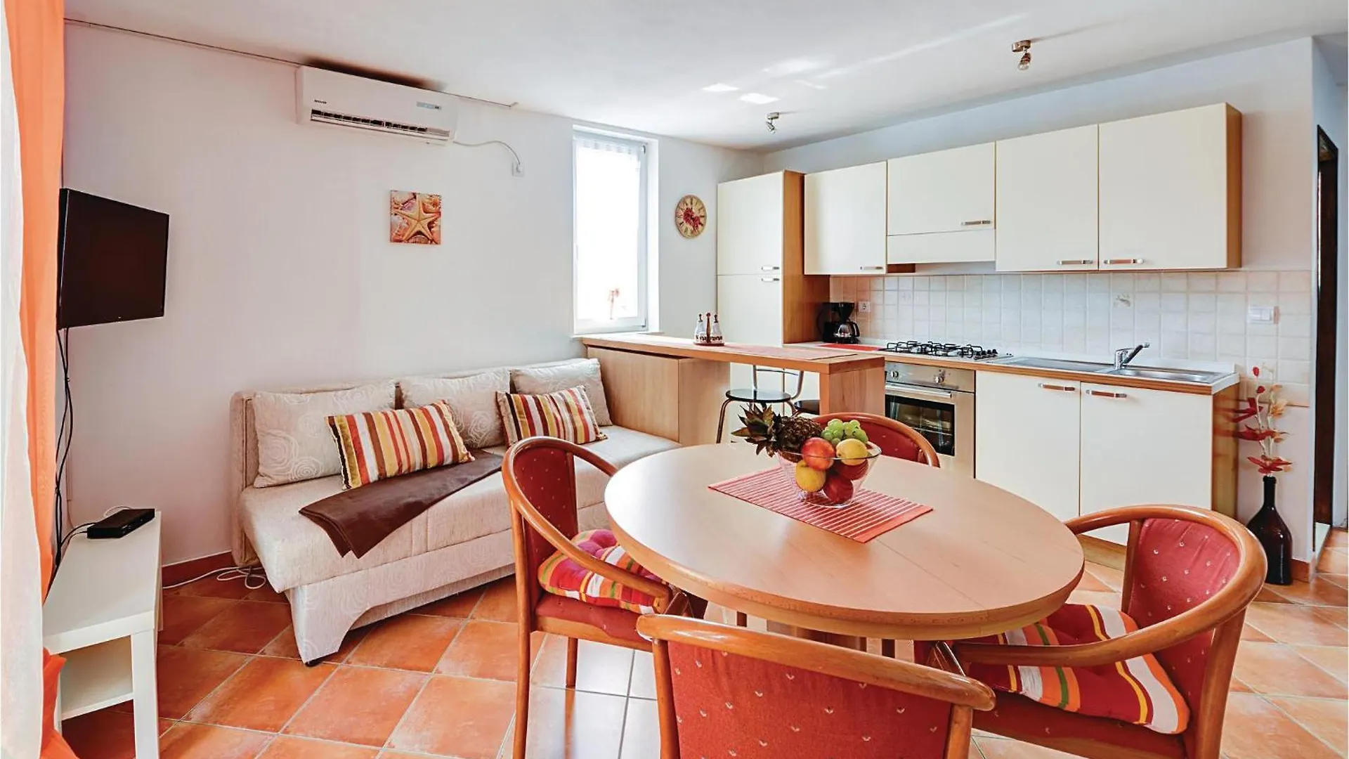 Holiday home Stunning Home In Betiga With Kitchen Barbariga