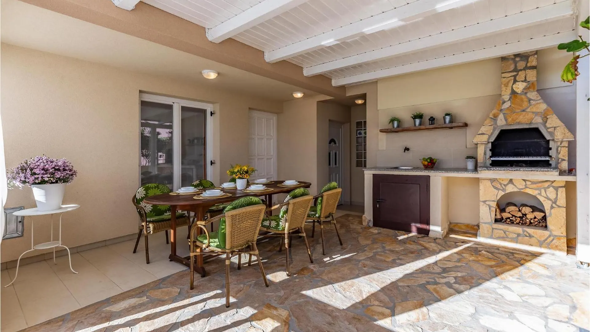 Stunning Home In Betiga With Kitchen Barbariga 0*,